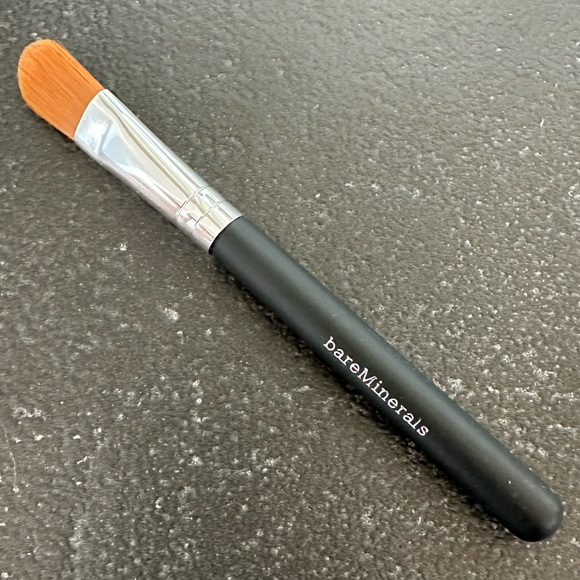 Bare Minerals Maximum Coverage Concealer Brush - Picture 2 of 3